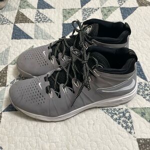 Men’s Nike sneakers